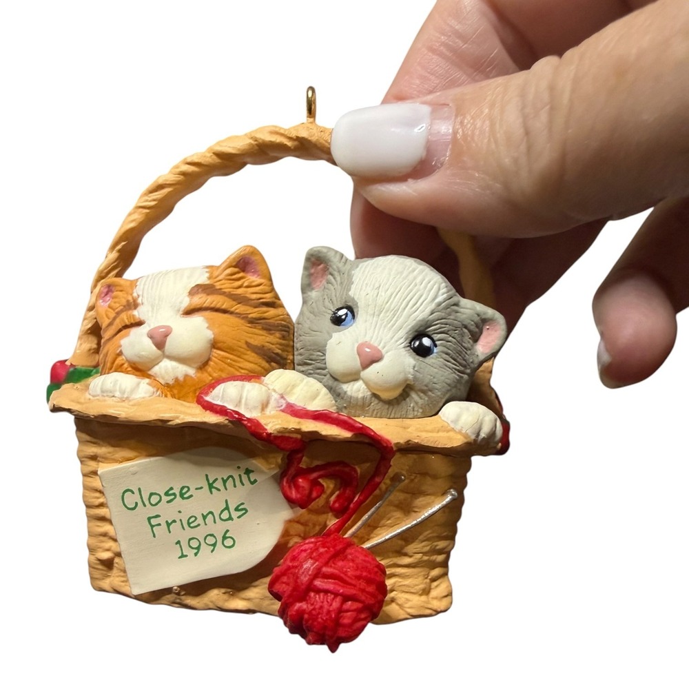 Hallmark Keepsake 1996 Close-knit Friends Kittens Cat Christmas Ornament QX5874